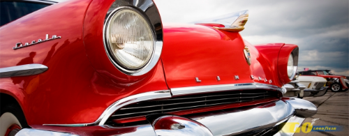 Coche Lincoln rojo